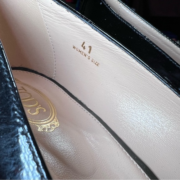 Tod’s Black Patent Leather Apron Flap Pump Heels Sz 41 - Picture 4 of 13
